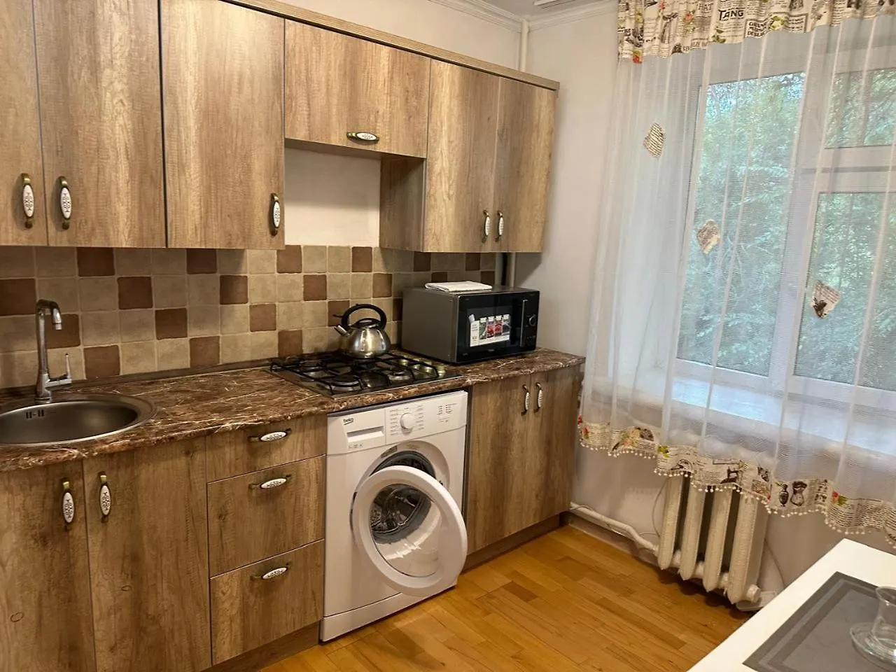 У Тахира Apartment Almaty Kazakhstan