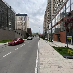 2 комнатная неподалеку от мега центра Алматы