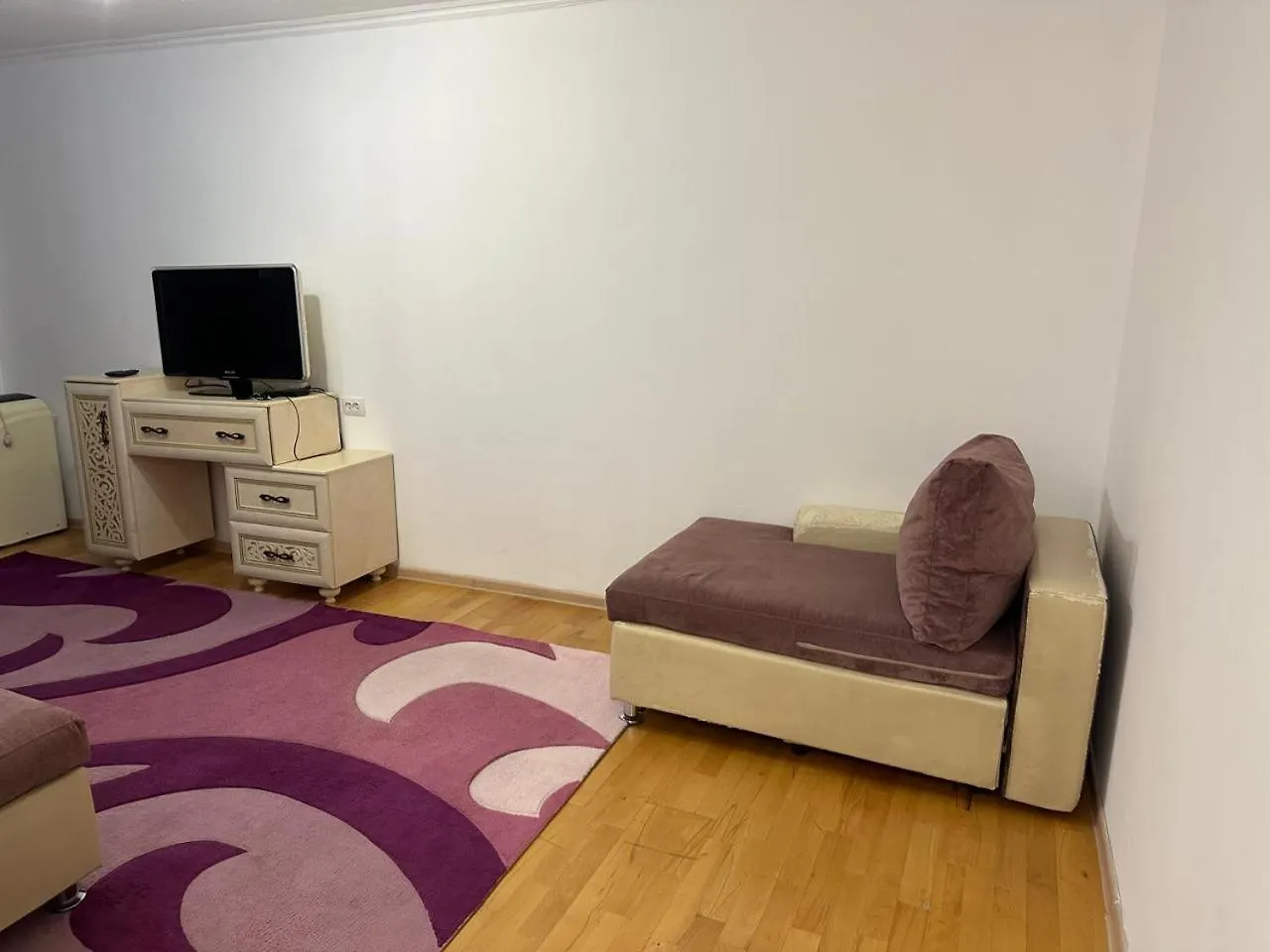 У Тахира Apartamento Almaty Cazaquistão